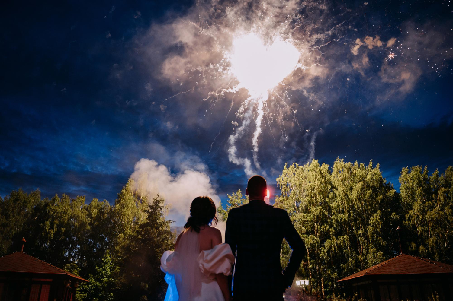 Bodas de día vs. bodas de noche: El análisis de Mayte Burga